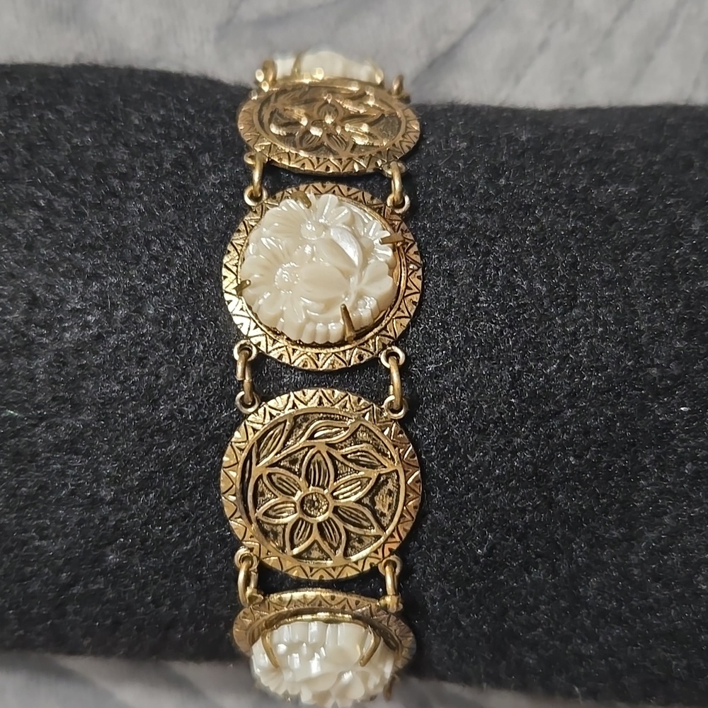 Vtg Goldtone Panel Bracelet - Picture 8 of 11